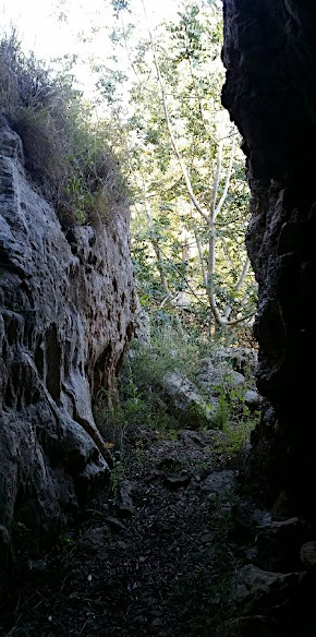 Grotta Matonna tu Carottu, ingresso